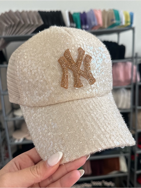None Accessories - Sequin Embellished New York Logo Baseball Cap - Cream